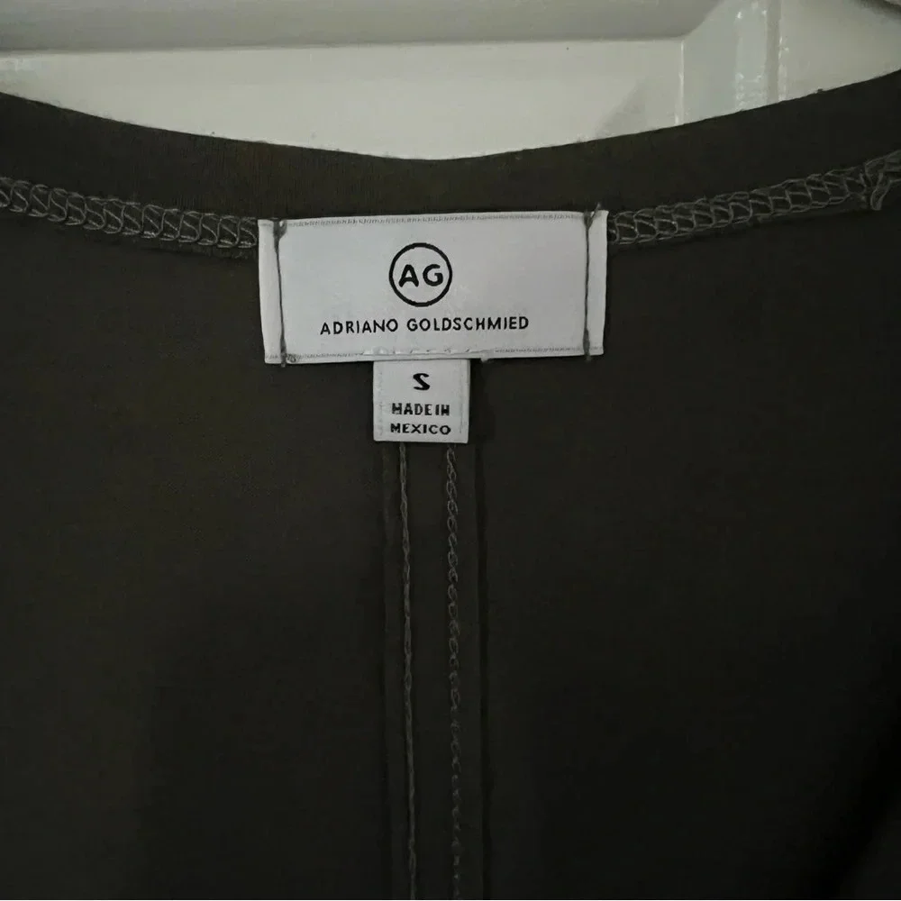AG Relaxed U Neck T-shirt in Olive Green, Size Small